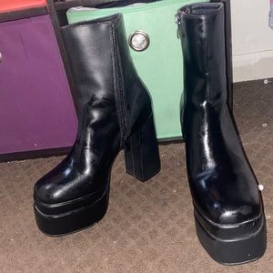 Platform heels from Viva Fashion